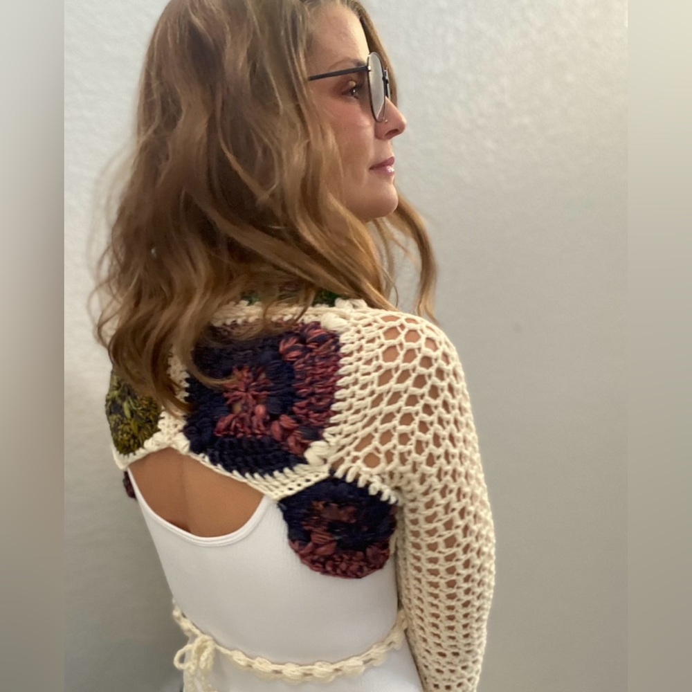 Handmade Elegant Crochet Shrug with Purple and Green Details - Size CS